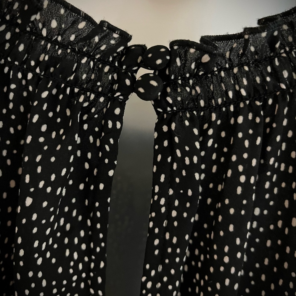 Express Flutter Sleeve Top. Size L. - image 5